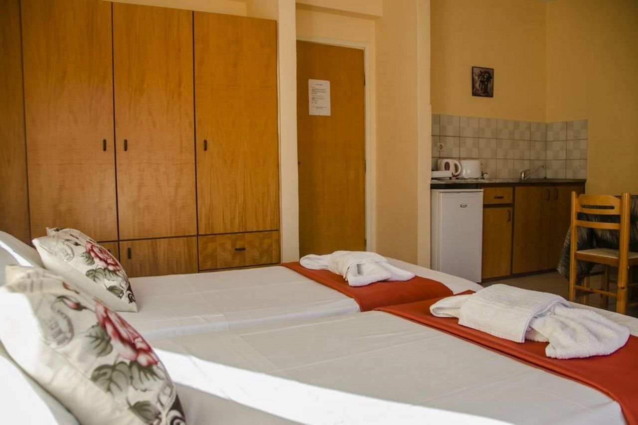 Yiannis The Beekeeper Apartments Kefalos  Exterior photo